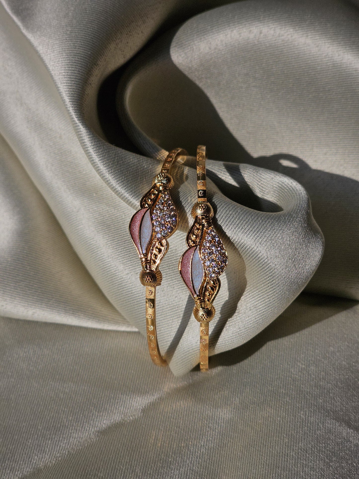 Stylish Adjustable Bracelets For Women & Girls Pack Of 2 Piece (1 Pair)