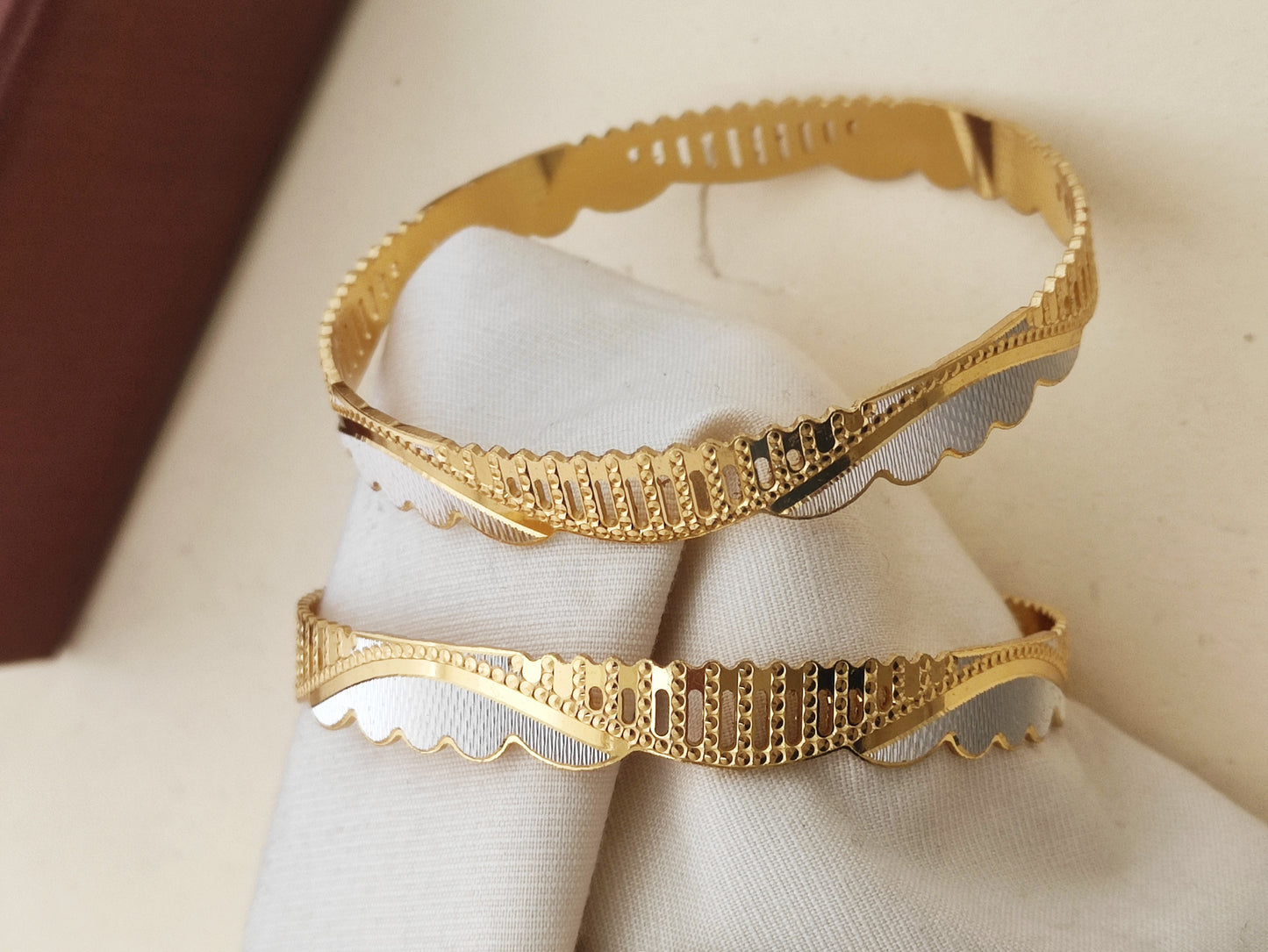 Stylish Daily Wear CNC Bangles With Silver-Gold Finish