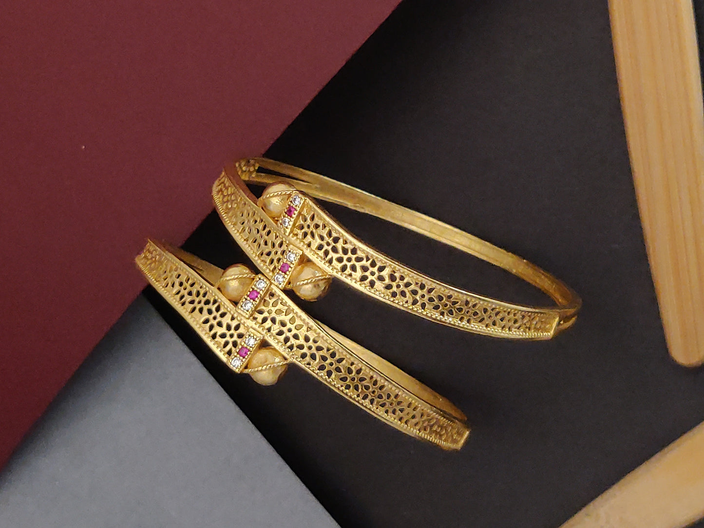 Beautiful Designer Daily wear Bangles Pack of 2 Pis (1 Pair)