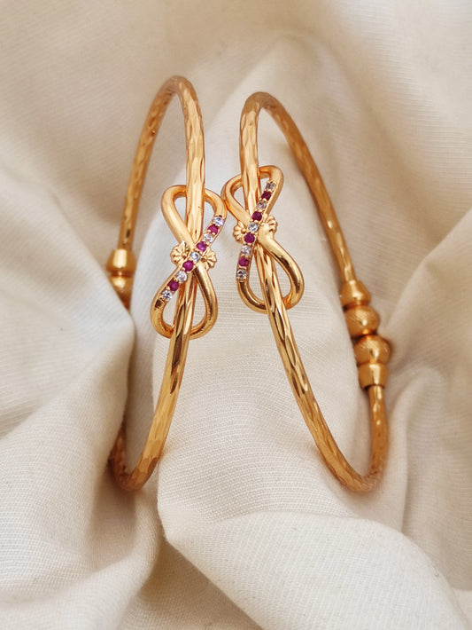 Stylish Infinity Kadli With Stones Pack Of Two Pieces ( 1 pair)