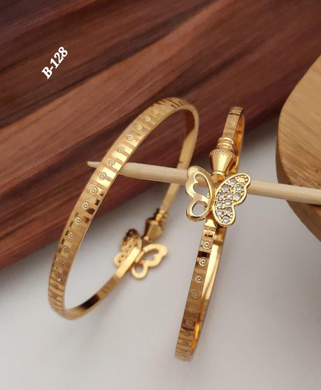 Stylish Adjustable Bracelet For Women & Girls Pack Of 2 Piece (1 Pair)