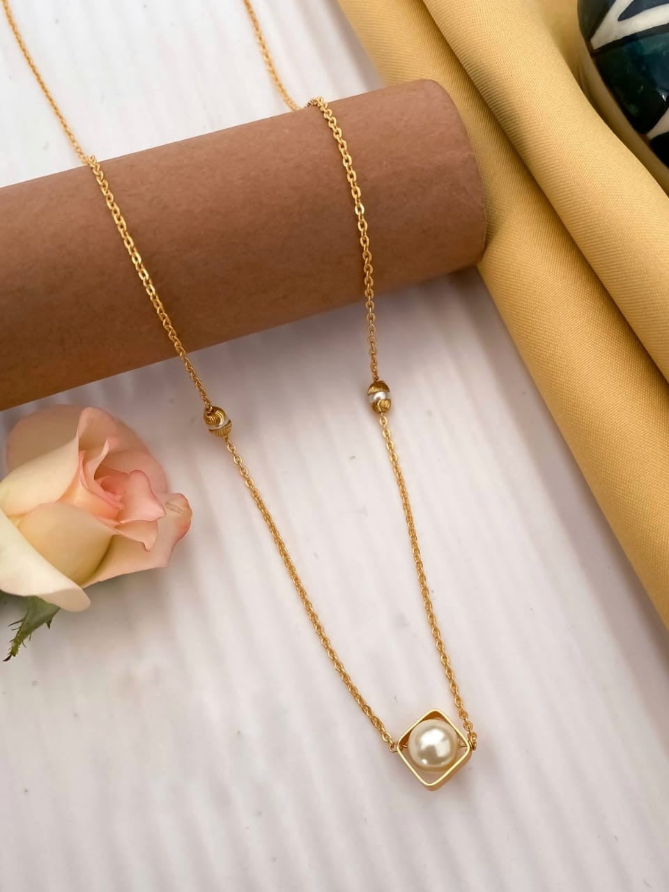 Stylish American Movable Stone With Long Micro Finish Chain