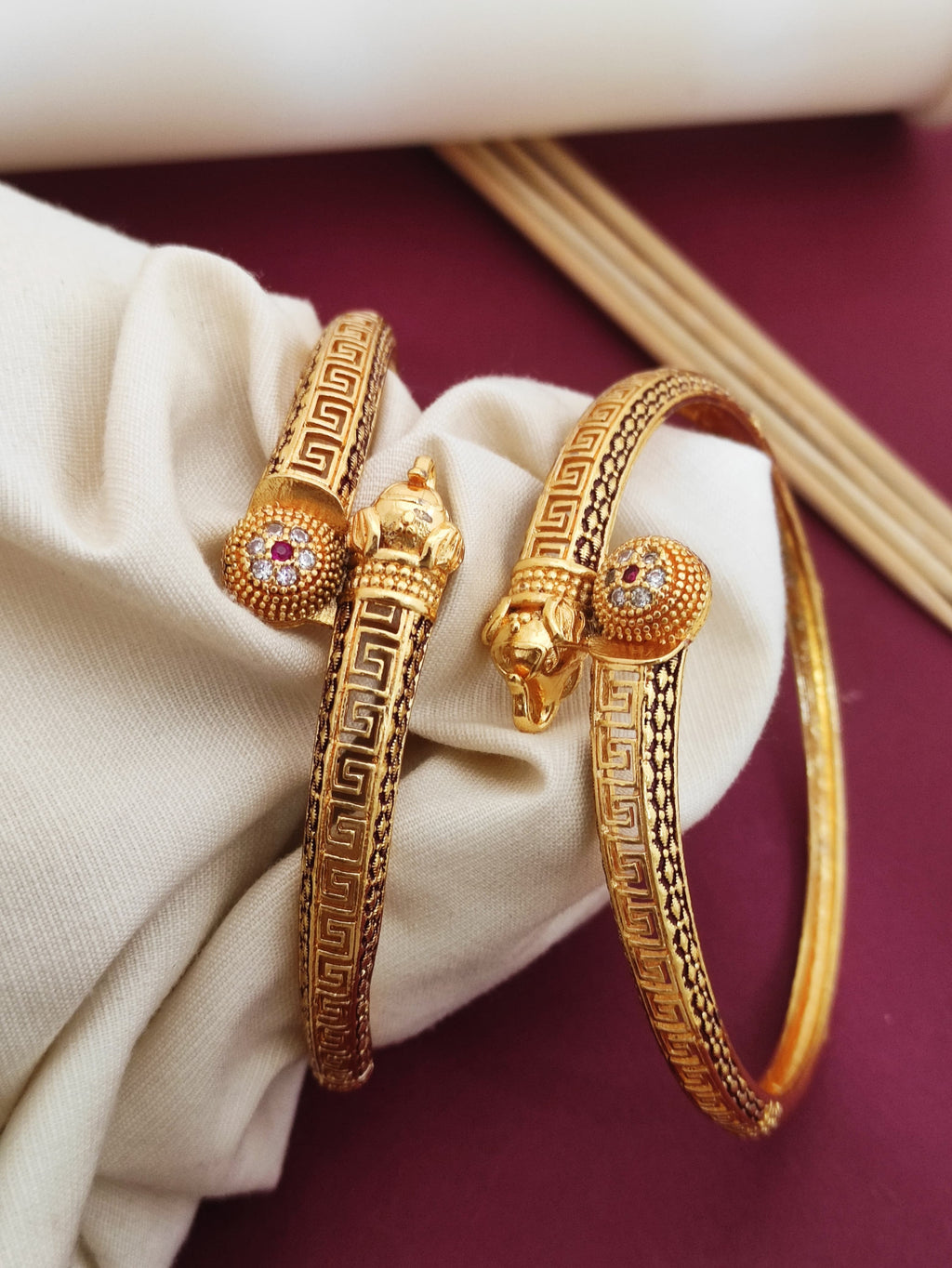 Stylish Elephant Style Bangles With Pack Of 2 Pis ( 1 Pair )