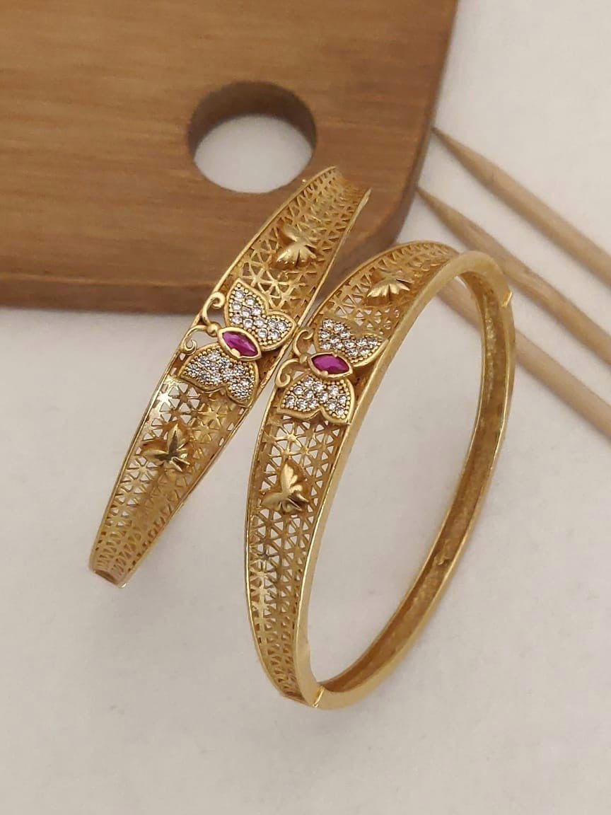 Beautiful Buttterfly Style Bangles With Red AD Stone Pack Of 2 Pis ( 1 Pair )