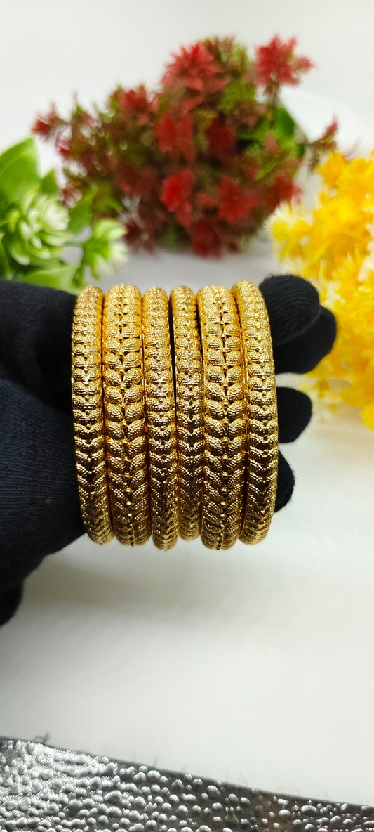 Beautiful Designer Six Pis Bangles With Chuda Style