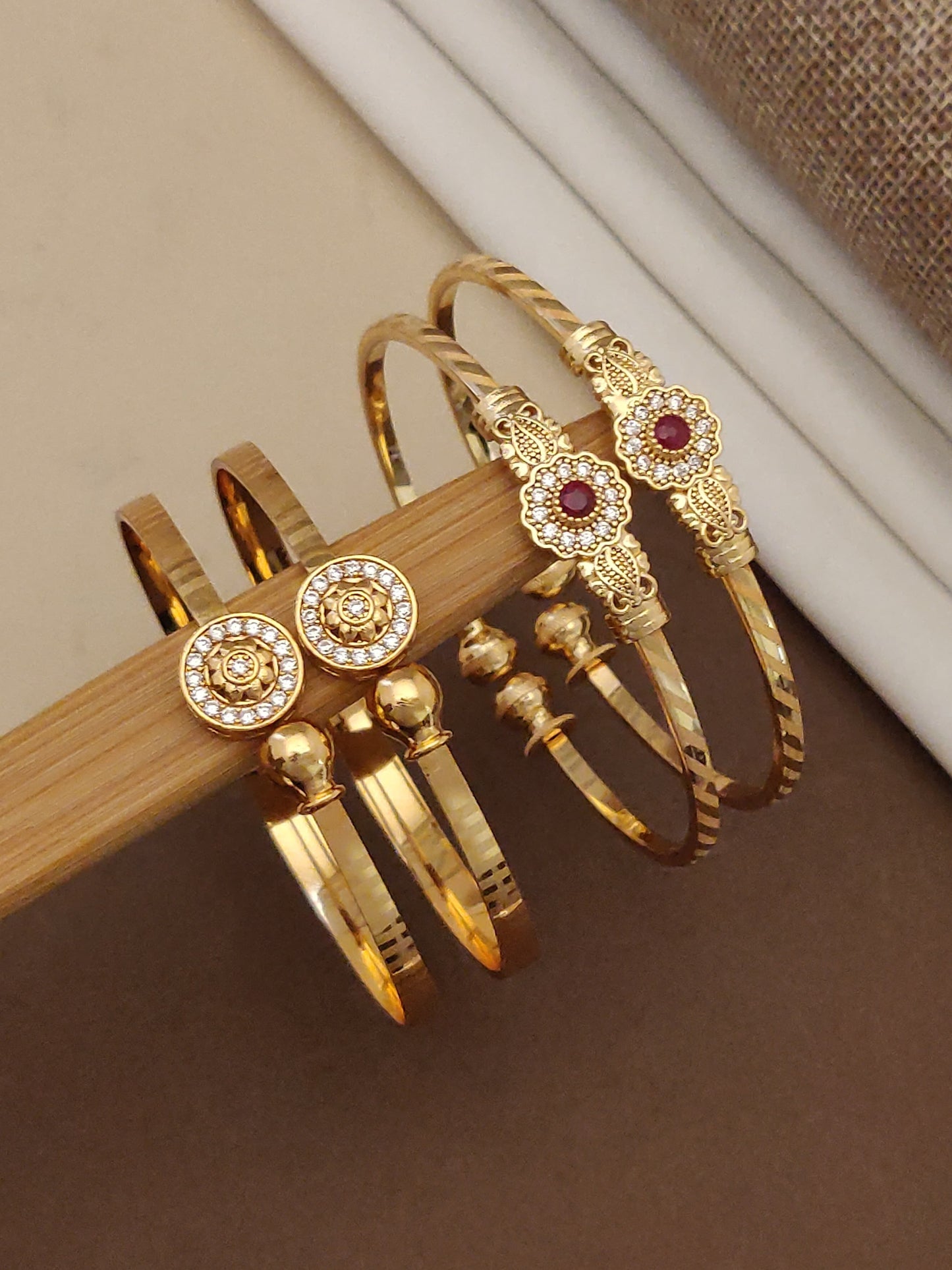 Stylish Adjustable Bracelets For Women & Girls Pack Of 4 Piece ( 2 Pair)