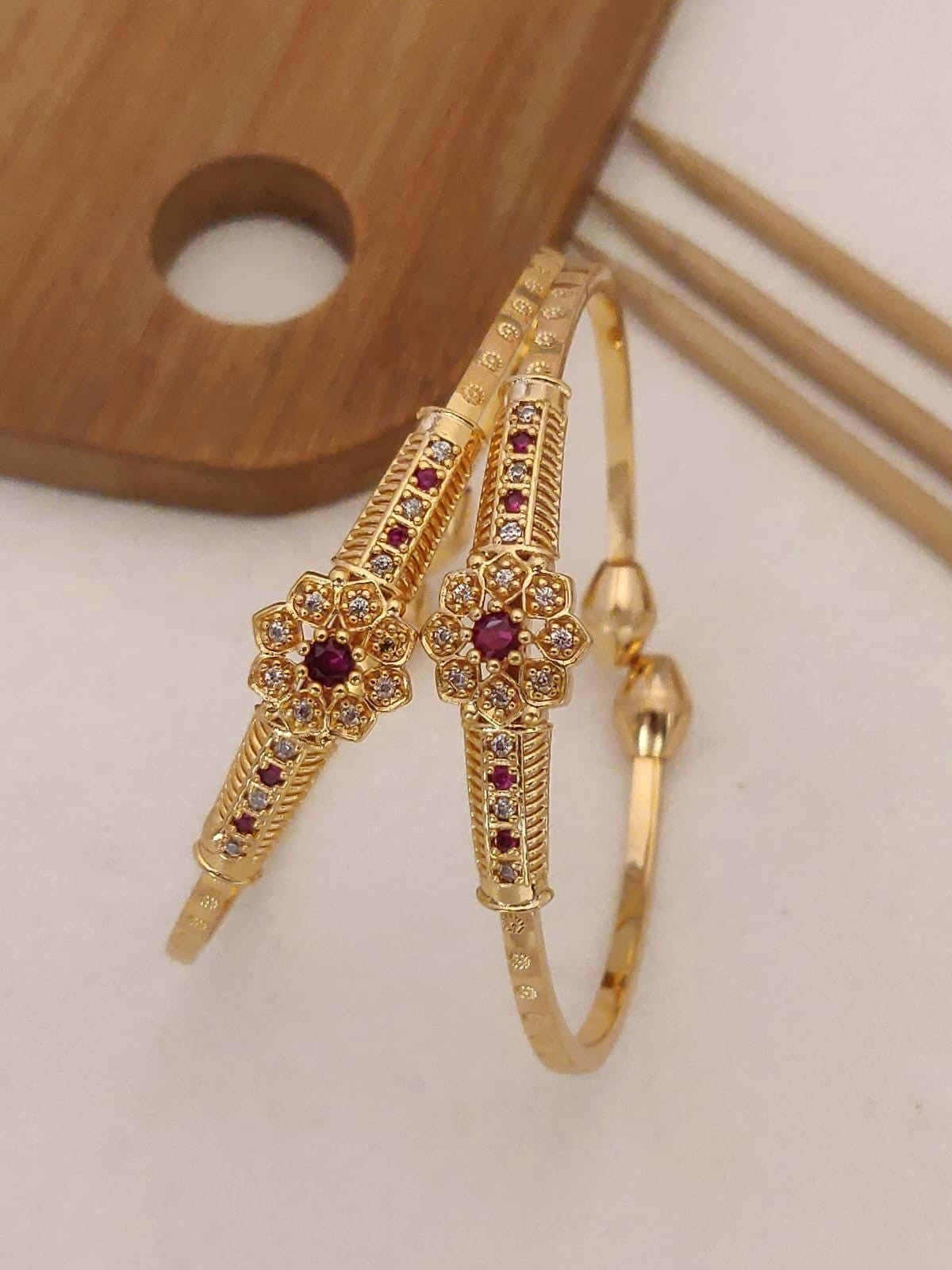 Stylish Kadli For Women & Girls Pack Of 2 Piece (1 Pair)