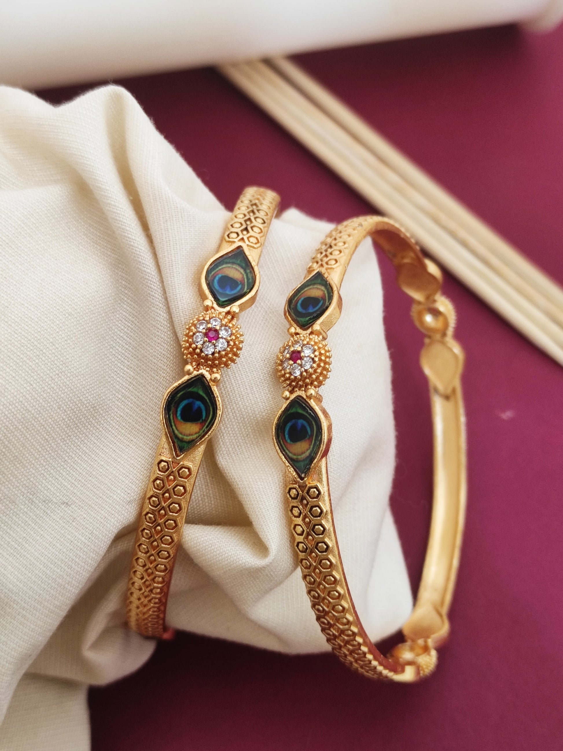 Stylish Morpankh Design Bangles With Pack Of 2 Pis ( 1 Pair )