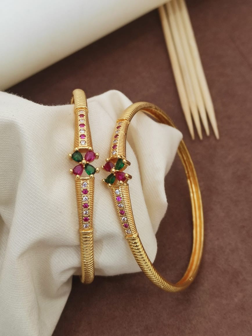 Beautiful Designer Daily Wear Bangles With AD Look Pack Of 2 Piece (1 Pair)