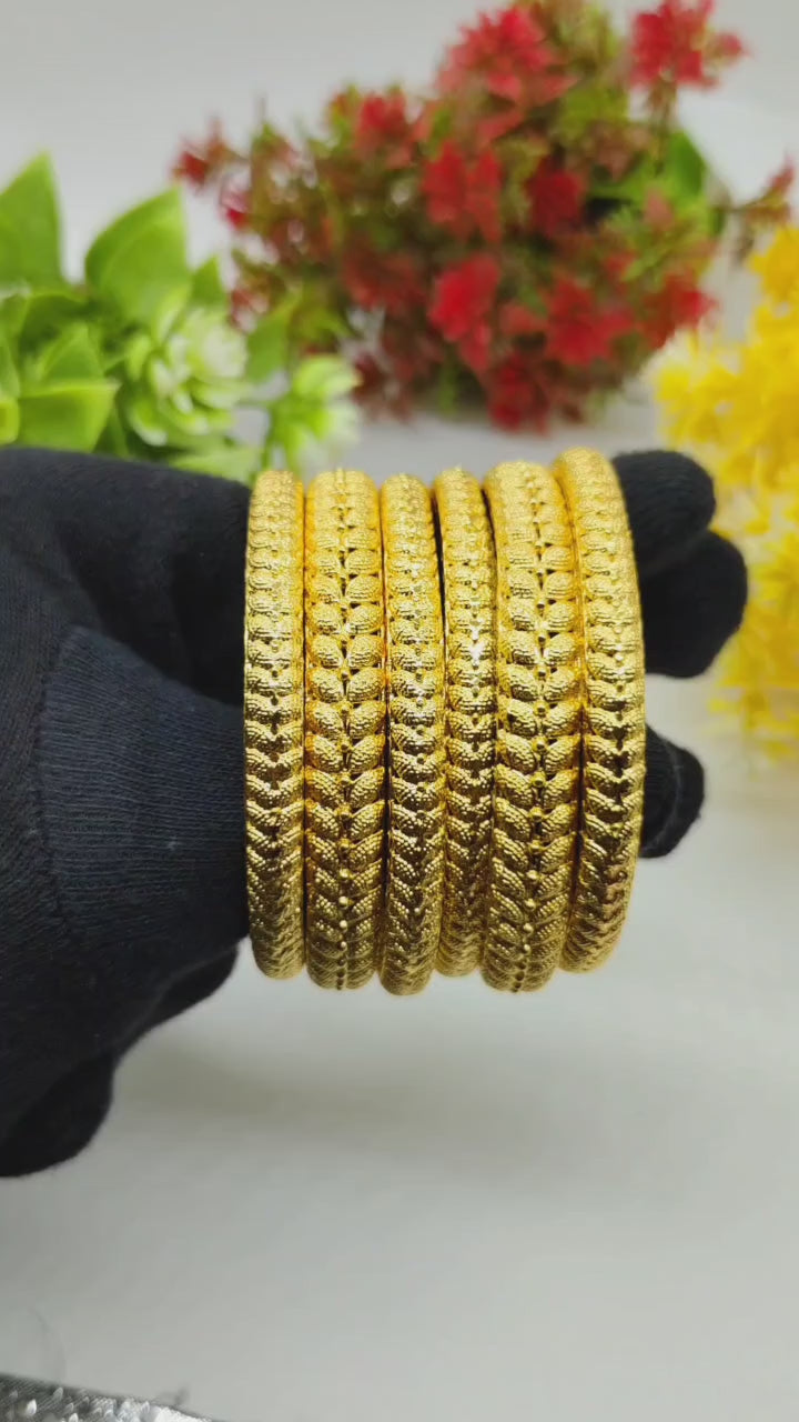 Beautiful Designer Six Pis Bangles With Chuda Style